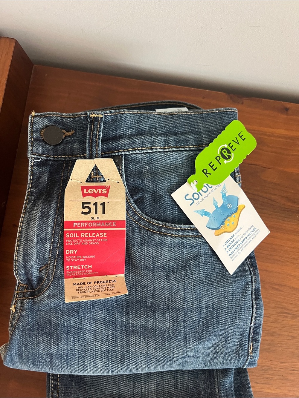 Levi's Skinny Teen/Youth sz 16 or 28x28 Jeans in Classic Blue Denim